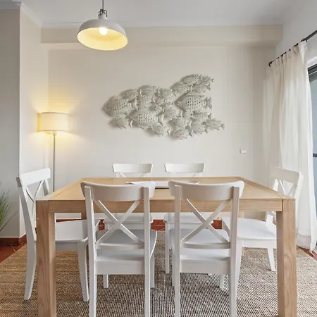 Steps To Marina, Beach, Town Apartment *