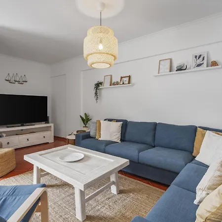 Apartamento Steps To Marina, Beach, Town