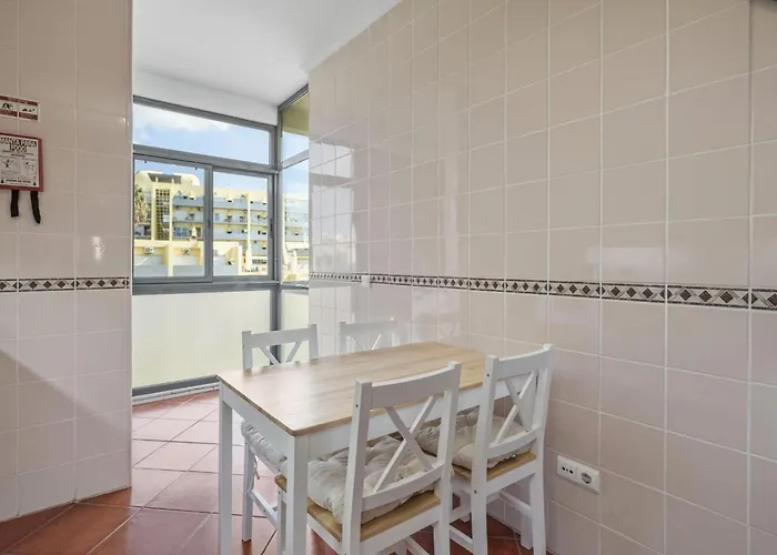 Steps To Marina, Beach, Town Apartment Lagos