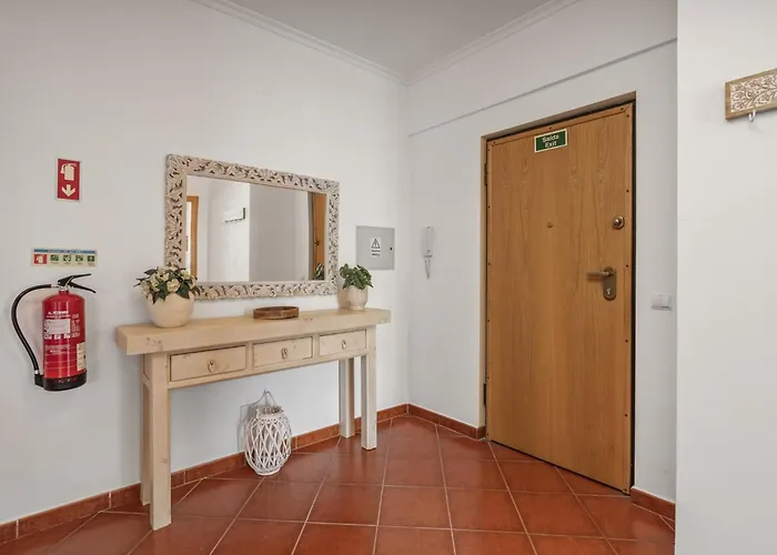 Steps To Marina, Beach, Town Appartement *